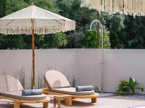 13 Keys Luxury Suites