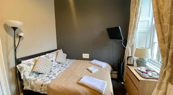 16 Pilrig Guest House
