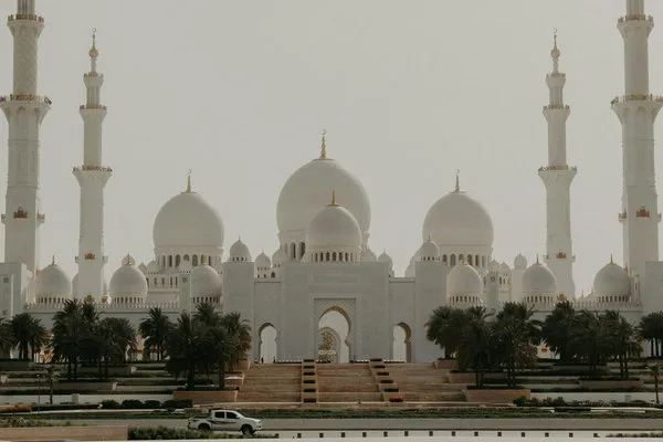 4* Gruppenrundreise Es waren einmal 2 Emirate
