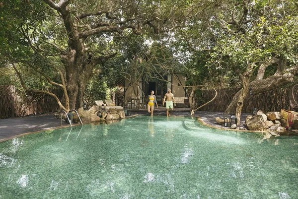 5* Standortrundreise UGA Jungle mit Kulturstätten & Nationalparks