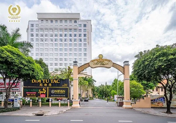 5-star Tan Son Nhat Hotel