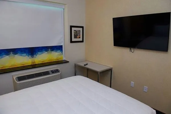 7 Days Hotel