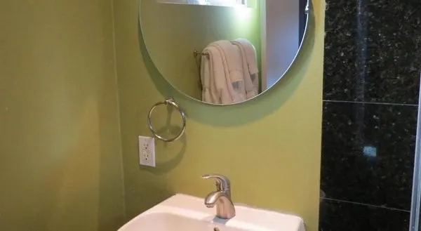7 Springs Inn & Suites