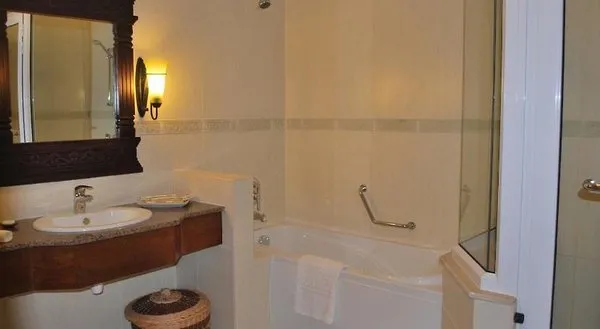 Aanari Hotel & Spa