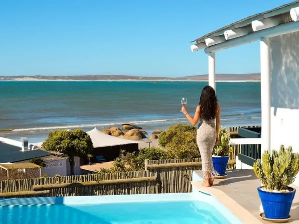 Abalone Hotel & Villas
