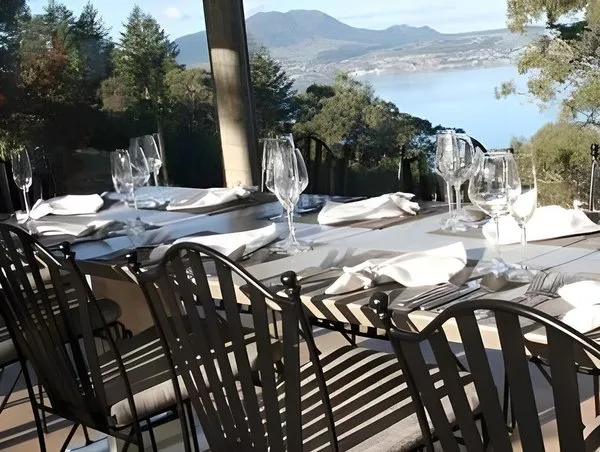 Acacia Cliffs Lodge
