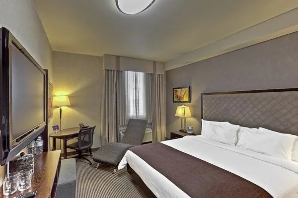 Acclaim Hotel by Clique
