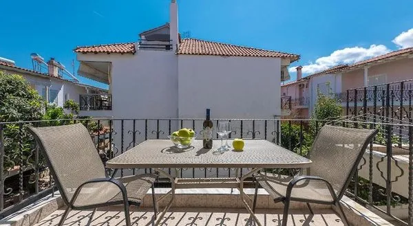 Adonis Hotel