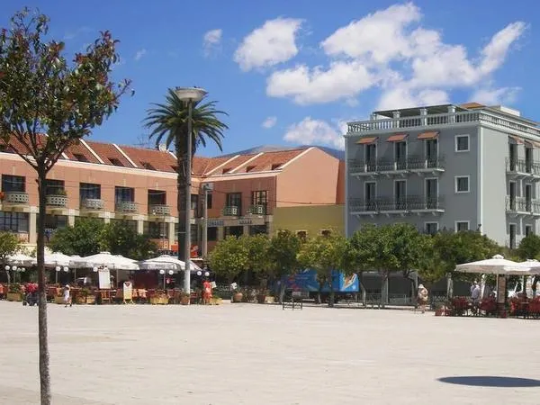 Aenos Hotel