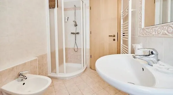 Albergo 2000