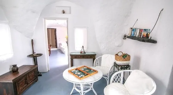 Alexander's Suites