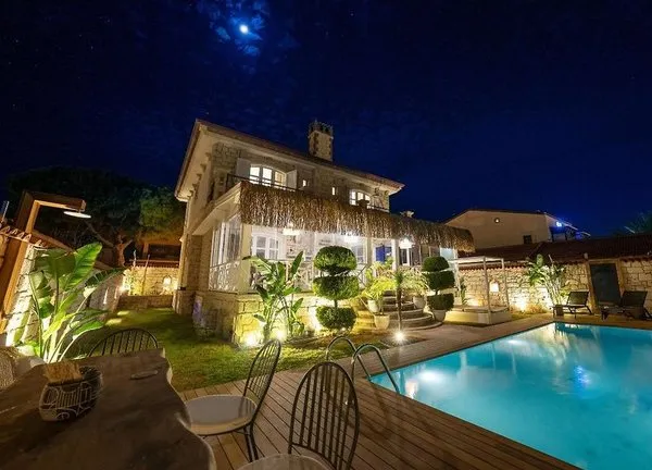 Aleysim Hotel