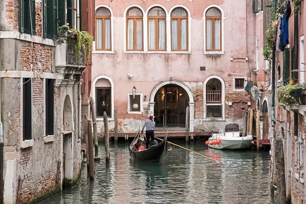 AllAngelo Art Hotel