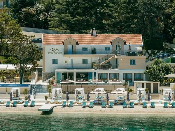 Alloro Hotel