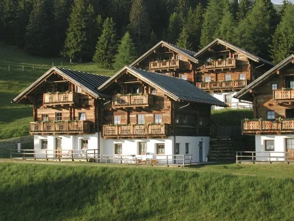 Almdorf & Sporthotel Hochlienz