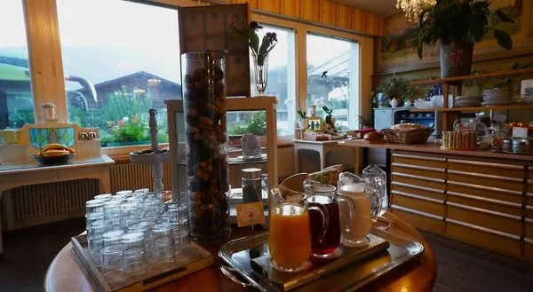Alpenrose Hotel & Gardens