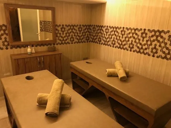 Alrazi Hotel