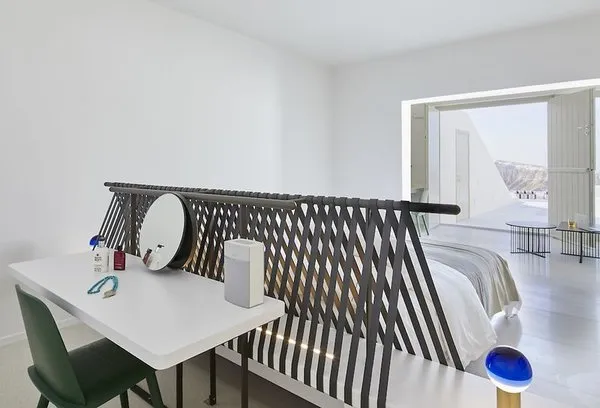 Alti Santorini Suites