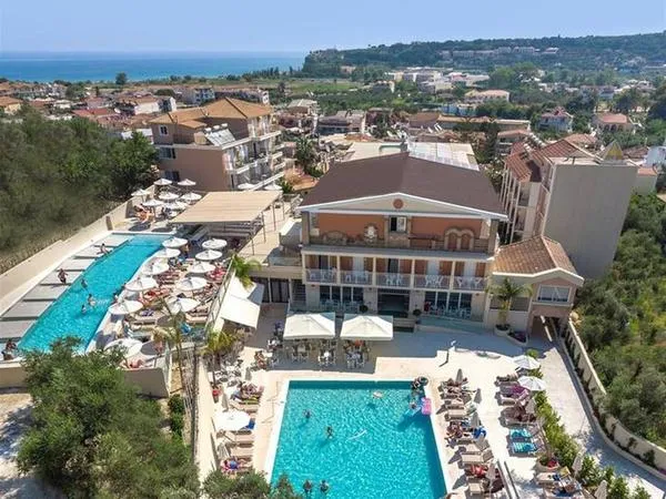 Altura Hotel