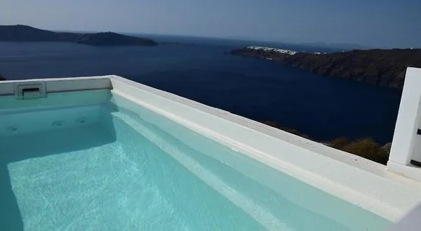 Amaze Suites
