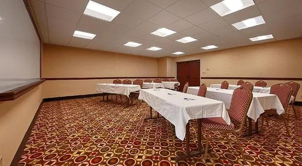 AmericInn by Wyndham Grand Rapids Airport North