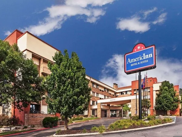 AmericInn Hotel & Suites Omaha