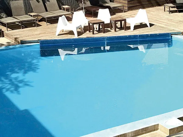 Amphitryon City Hotel