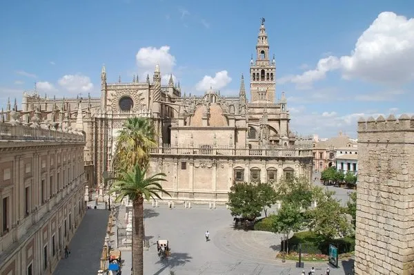 Andalusiens faszinierende Vielfalt auf Schienen