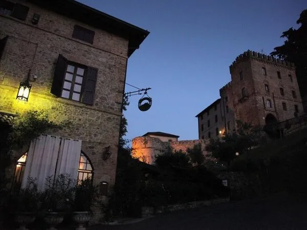Antico Borgo Di Tabiano Castello