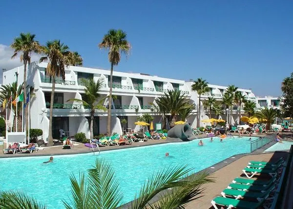 Apartamentos La Peñita