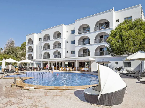 Aparthotel Puerto Cala Vadella