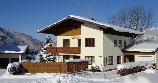 Apartment Dreier