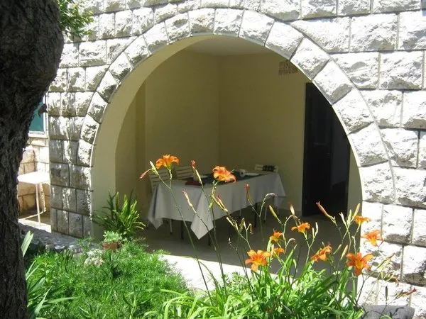 Apartments and Rooms Artemida