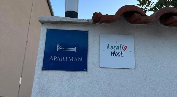 Apartments Mais Tisno