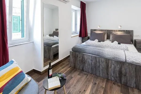 Apinelo Port Rooms