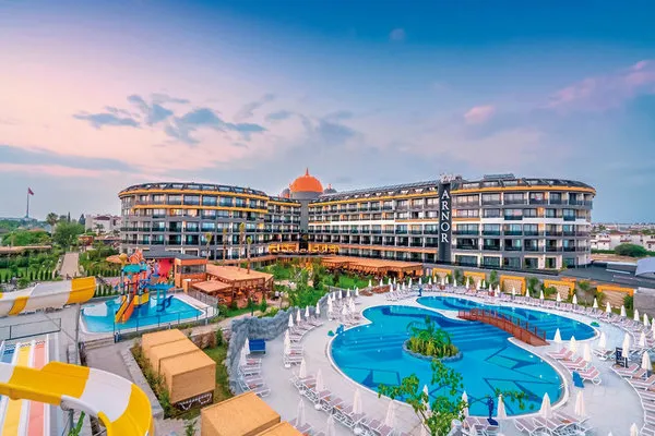 Arnor De Luxe Hotel & Spa