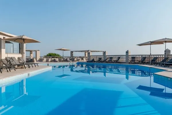 Arya Hotel