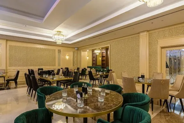 Astoria Grand Hotel