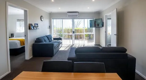 Aura Accommodation