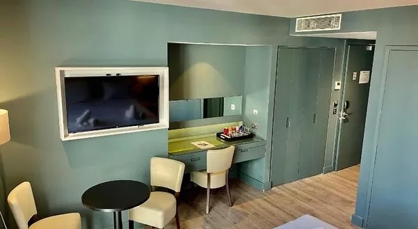 Axiom Park Hotel