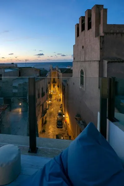 Azzoli Apartments & Skypool