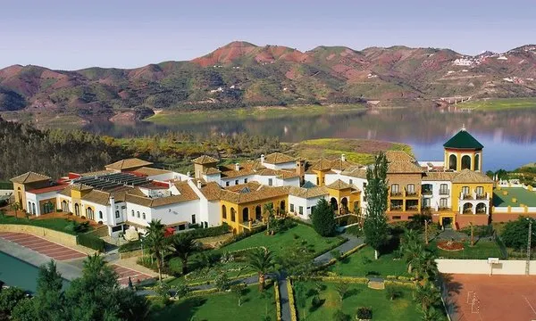 B bou Hotel La Viñuela & Spa