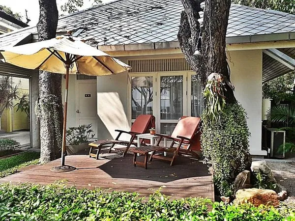 Baan Bayan Beachfront Hotel