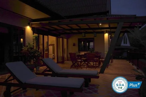 Baan KanTiang See Panorama Villa Resort