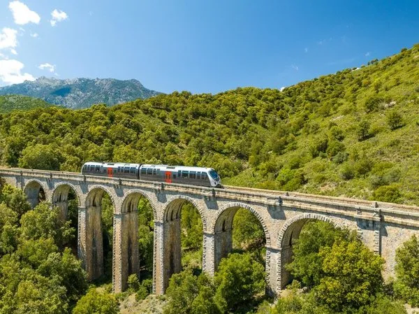 Bahn-Wandern auf Korsika - 5 Tage ab Calvi bis Bastia,Unterwegs auf den Schienen Korsikas,Bahn-Wandern auf Korsika - 5 Tage