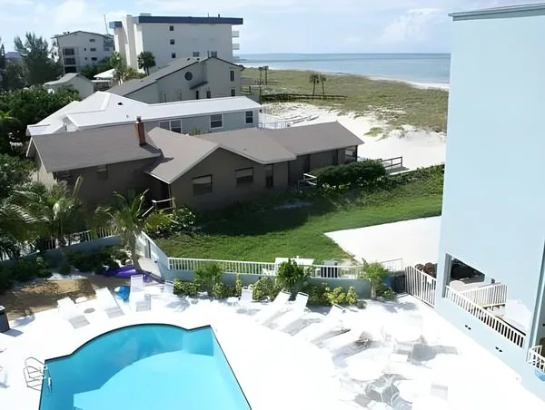 Barefoot Beach Club