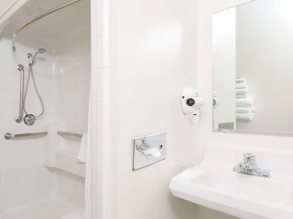 Baymont Inn & Suites by Wyndham Anchorage Airport