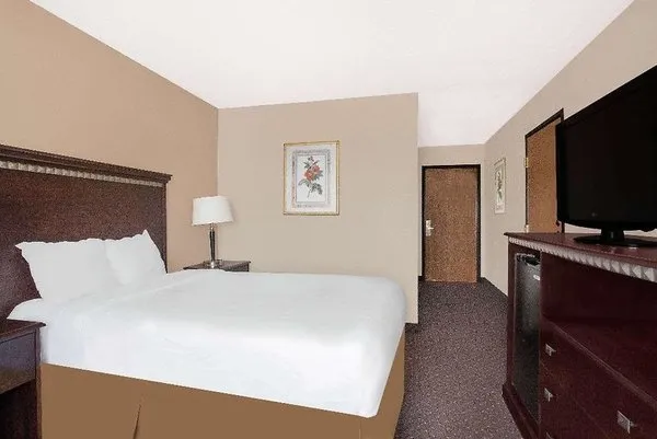 Baymont Inn & Suites by Wyndham San Marcos Outlet Malls
