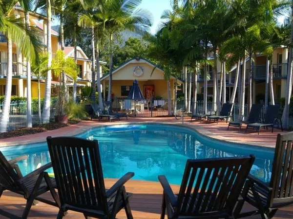 Beach Court Holiday Villas