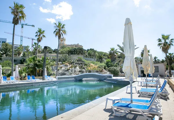 Beach Garden Hotel